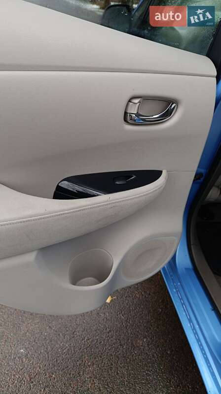 Хэтчбек Nissan Leaf 2012 в Луцке