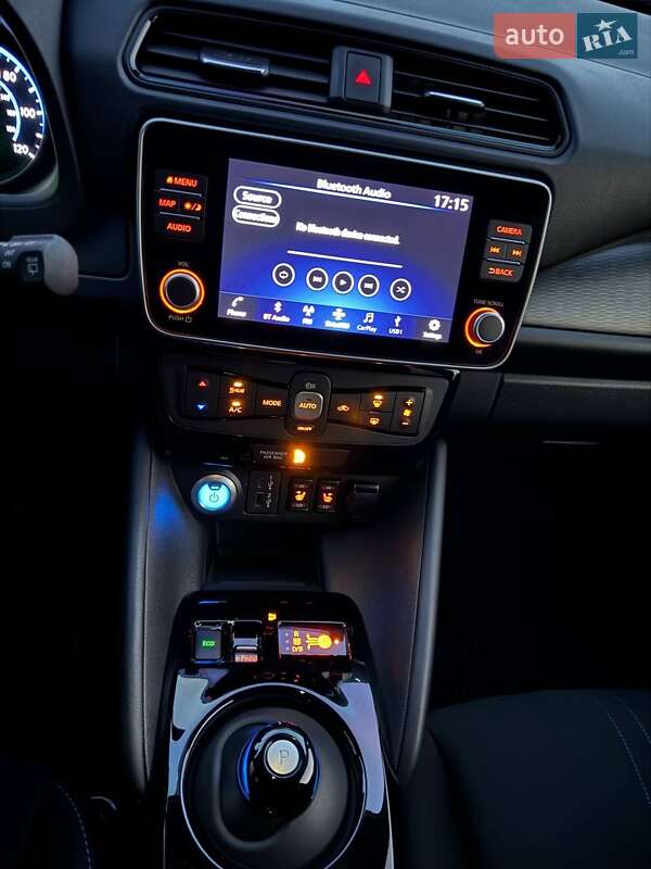 Хетчбек Nissan Leaf 2023 в Дніпрі