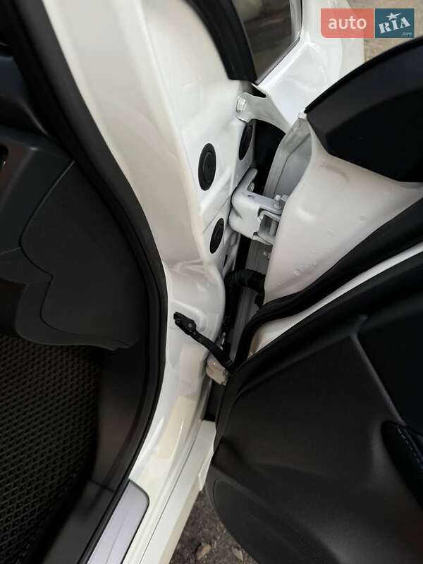 Хетчбек Nissan Leaf 2023 в Дніпрі