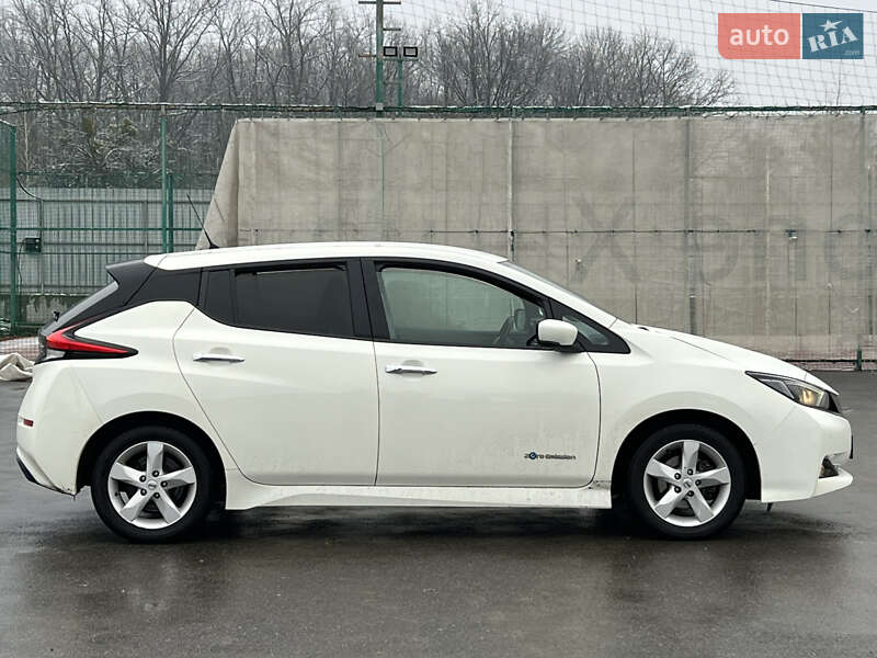 Хетчбек Nissan Leaf 2018 в Харкові