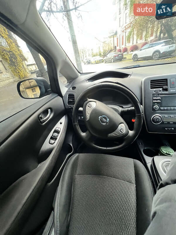 Хетчбек Nissan Leaf 2014 в Києві фото 11 Хетчбек Nissan Leaf 2014 в Києві