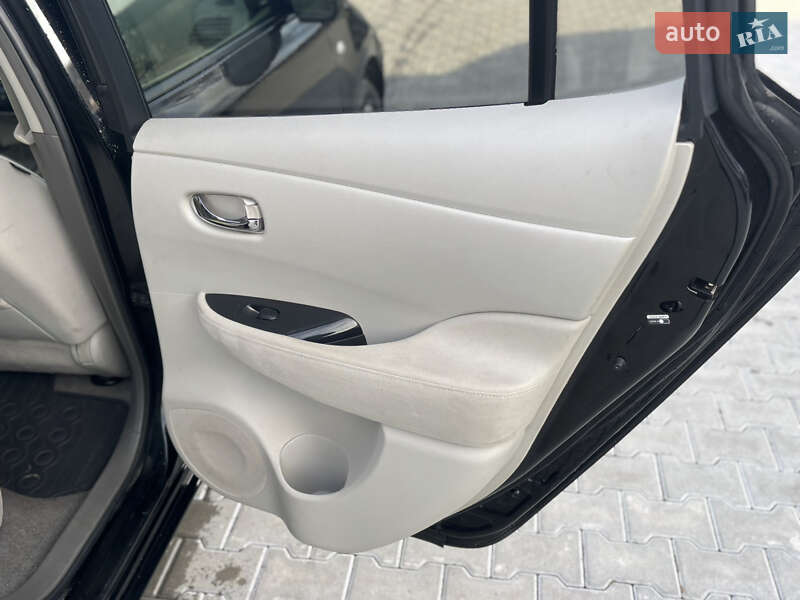 Хетчбек Nissan Leaf 2012 в Володимирі фото 18 Хетчбек Nissan Leaf 2012 в Володимирі