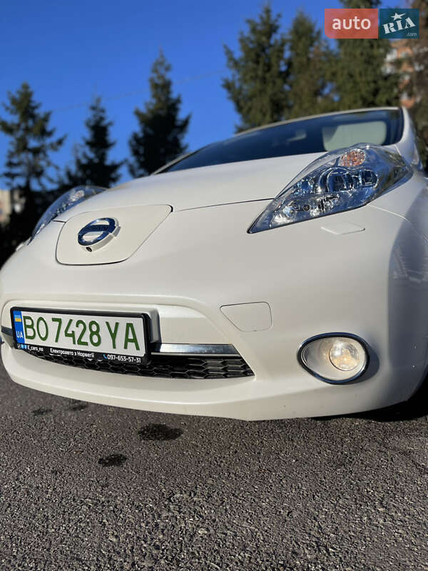 Хэтчбек Nissan Leaf 2015 в Тернополе фото 7 Хэтчбек Nissan Leaf 2015 в Тернополе