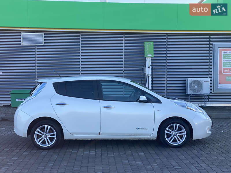 Хэтчбек Nissan Leaf 2014 в Радивилове