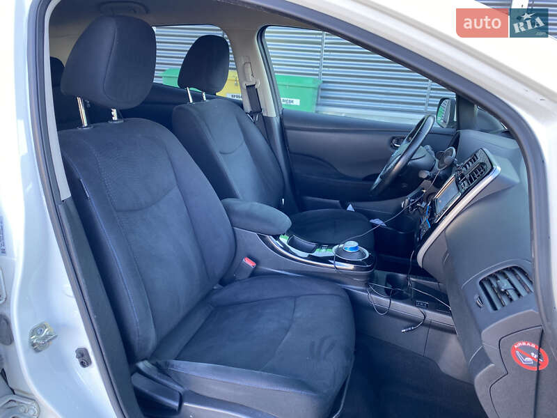 Хэтчбек Nissan Leaf 2014 в Радивилове