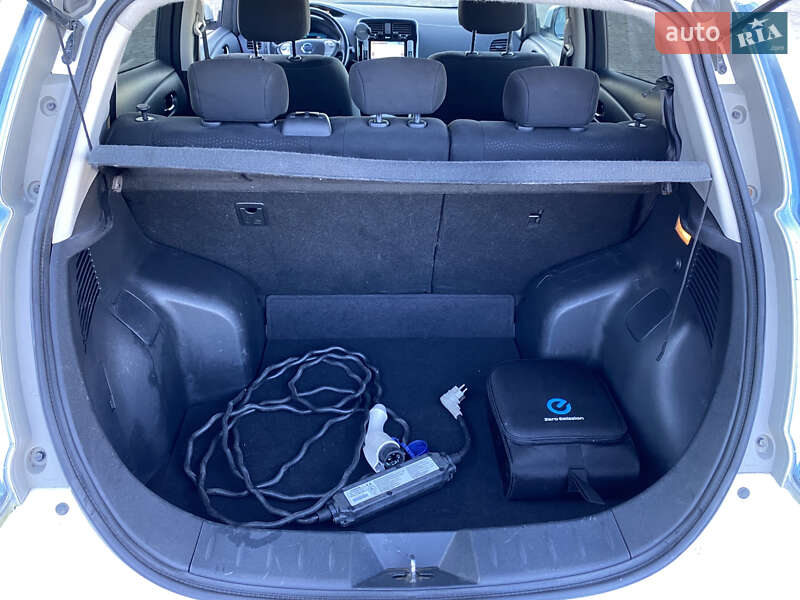 Хэтчбек Nissan Leaf 2014 в Радивилове