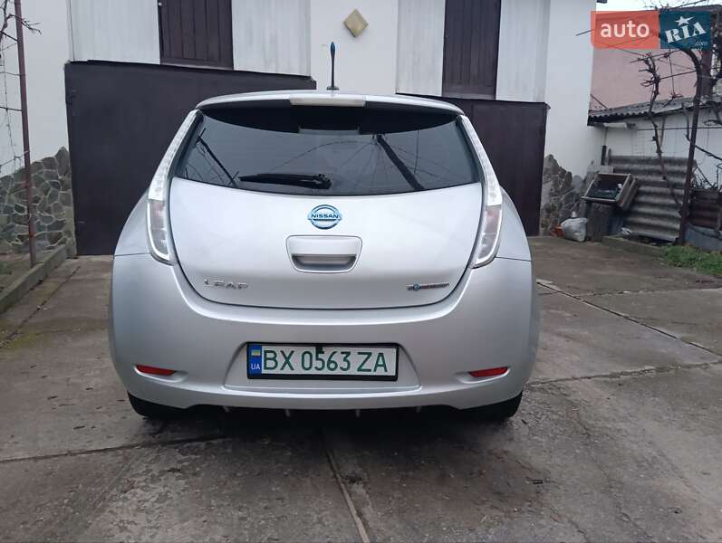 Хэтчбек Nissan Leaf 2013 в Каменец-Подольском фото 3 Хэтчбек Nissan Leaf 2013 в Каменец-Подольском