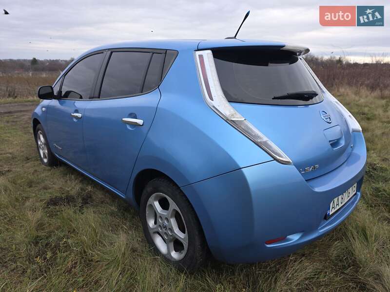 Хэтчбек Nissan Leaf 2013 в Полтаве