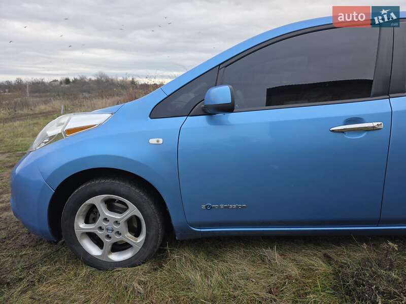Хэтчбек Nissan Leaf 2013 в Полтаве