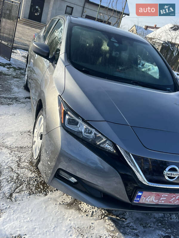 Хетчбек Nissan Leaf 2019 в Городку