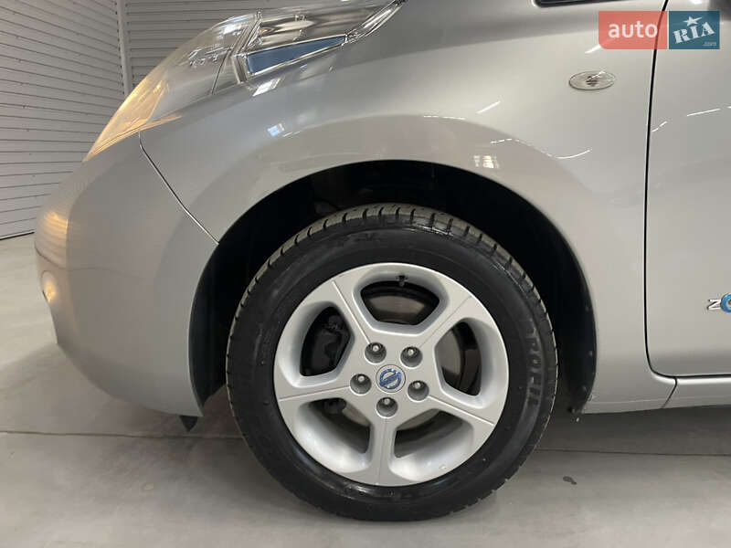 Хэтчбек Nissan Leaf 2013 в Стрые