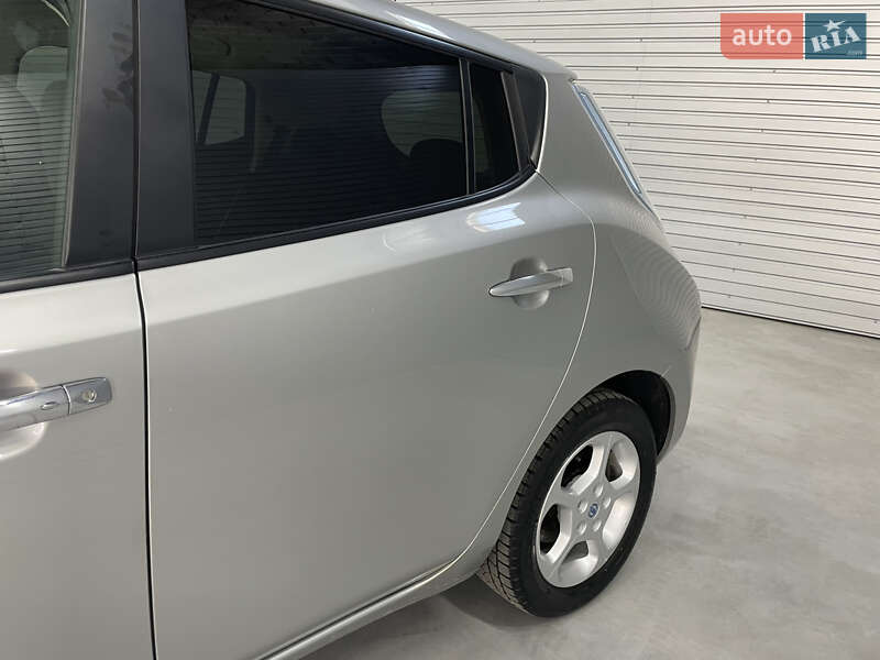 Хэтчбек Nissan Leaf 2013 в Стрые