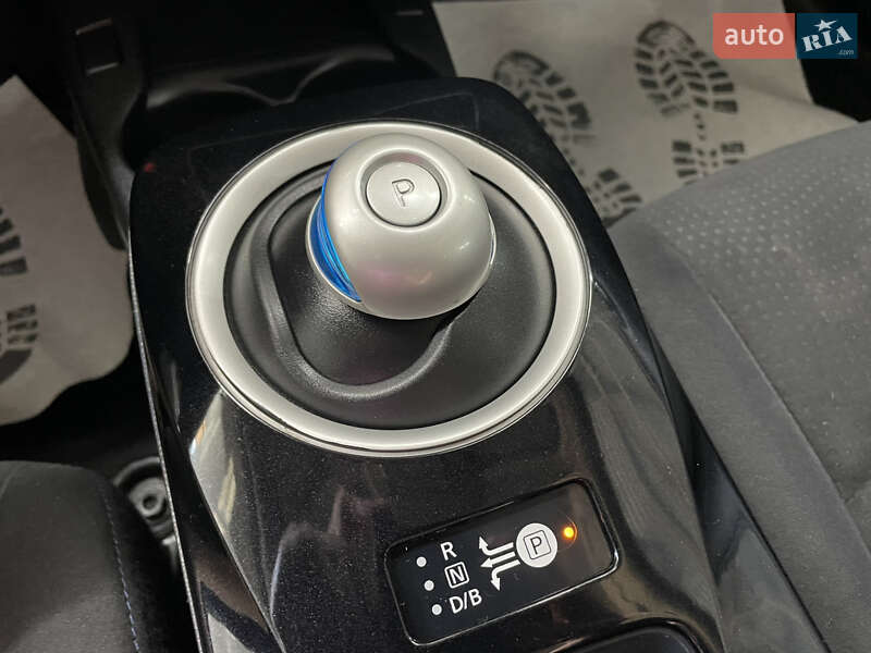 Хэтчбек Nissan Leaf 2013 в Стрые