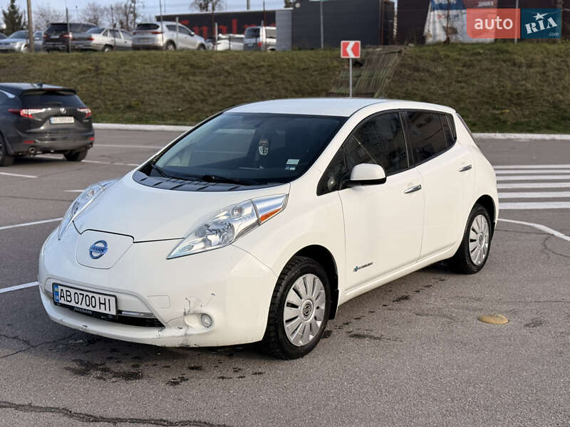 Хетчбек Nissan Leaf 2015 в Вінниці