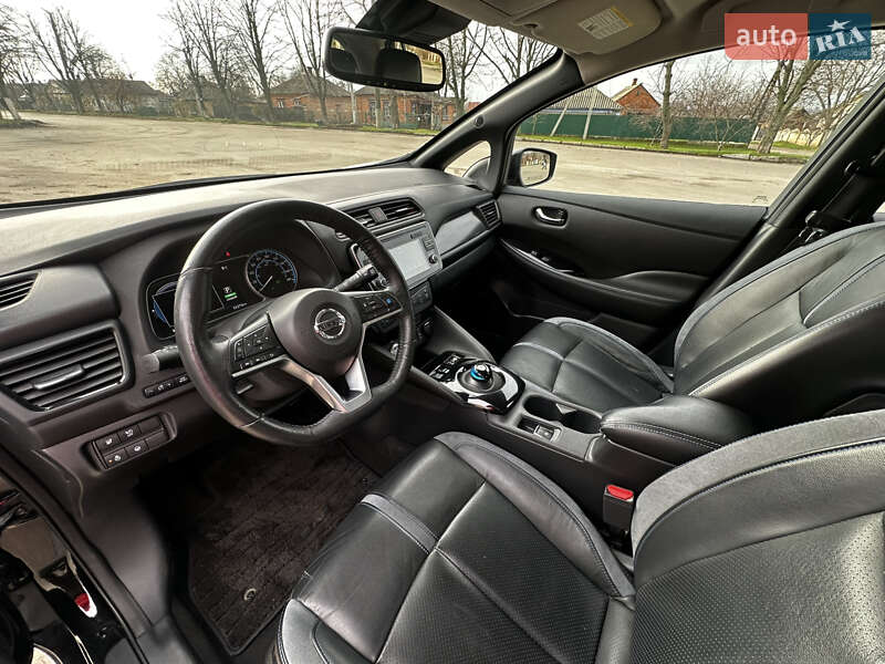 Хэтчбек Nissan Leaf 2018 в Первомайске