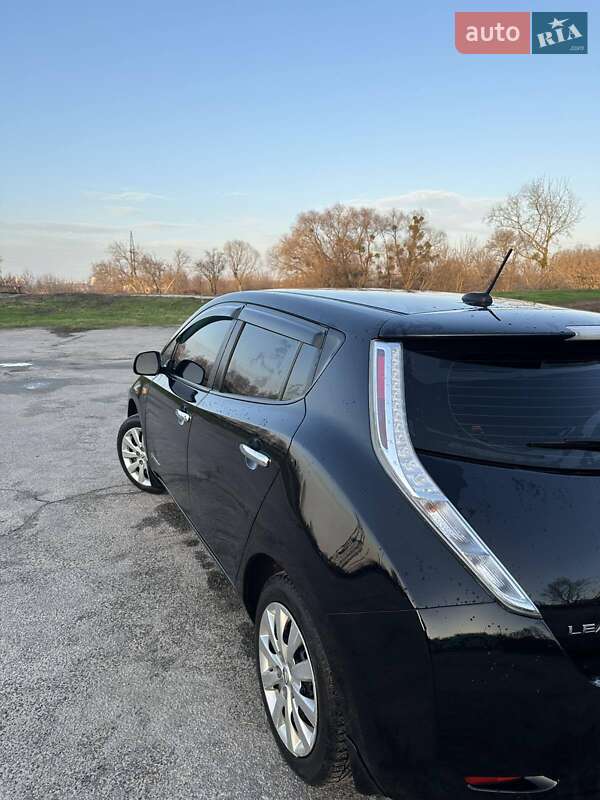 Хэтчбек Nissan Leaf 2015 в Харькове