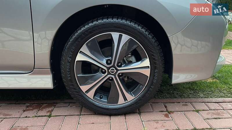 Хетчбек Nissan Leaf 2021 в Києві фото 7 Хетчбек Nissan Leaf 2021 в Києві