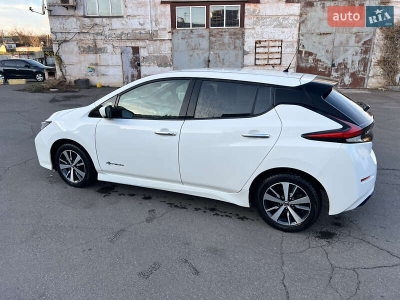 Хетчбек Nissan Leaf 2018 в Кривому Розі фото 3 Хетчбек Nissan Leaf 2018 в Кривому Розі