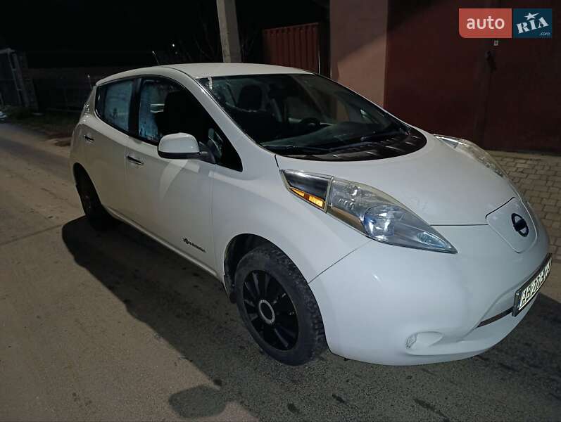 Хэтчбек Nissan Leaf 2014 в Могилев-Подольске
