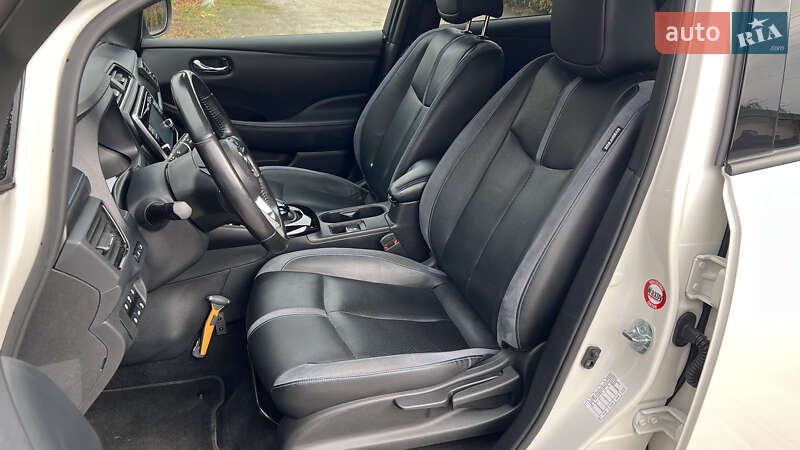 Хетчбек Nissan Leaf 2018 в Дніпрі фото Хетчбек Nissan Leaf 2018 в Дніпрі