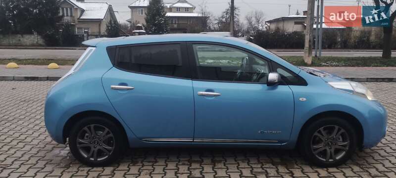 Хэтчбек Nissan Leaf 2012 в Ивано-Франковске