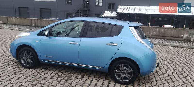 Хэтчбек Nissan Leaf 2012 в Ивано-Франковске