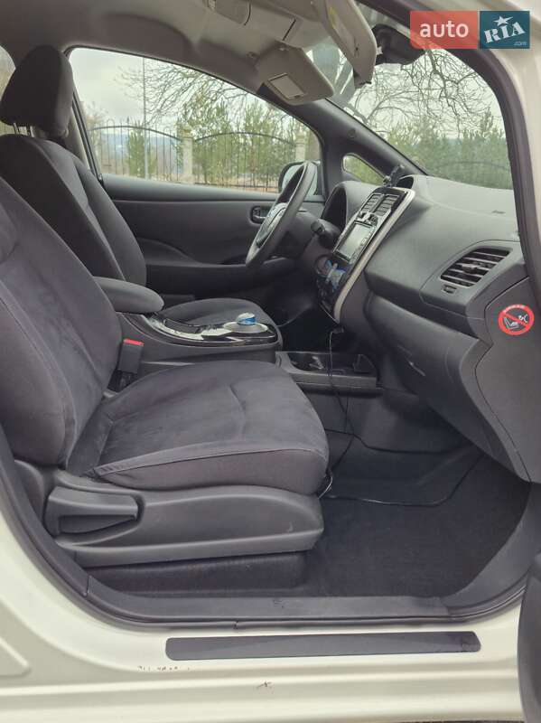 Хетчбек Nissan Leaf 2015 в Золочеві фото 7 Хетчбек Nissan Leaf 2015 в Золочеві