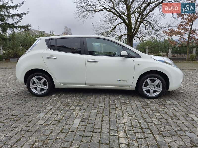 Хетчбек Nissan Leaf 2015 в Золочеві фото 9 Хетчбек Nissan Leaf 2015 в Золочеві