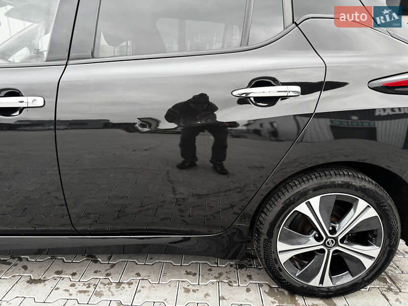 Хэтчбек Nissan Leaf 2021 в Владимире