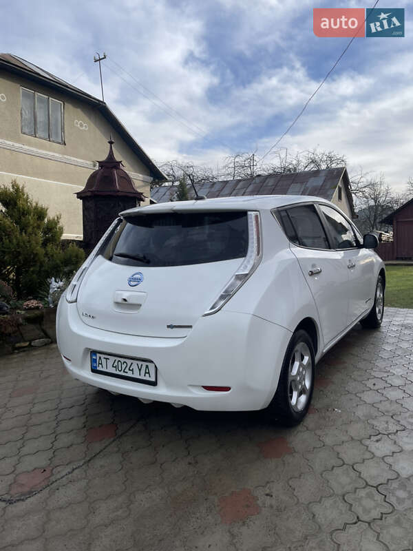 Хэтчбек Nissan Leaf 2014 в Надворной