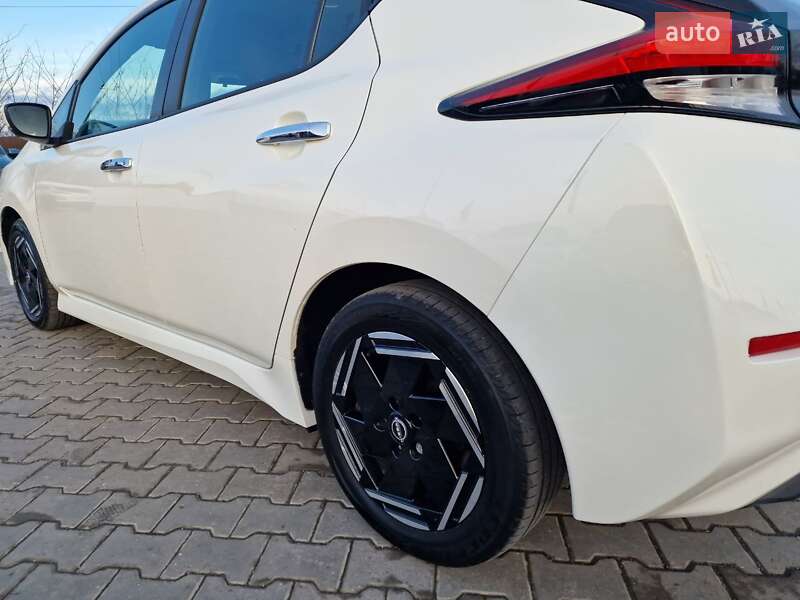 Хетчбек Nissan Leaf 2022 в Вінниці