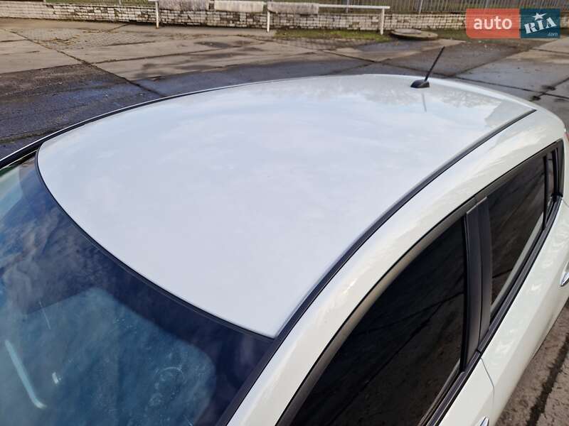 Хэтчбек Nissan Leaf 2016 в Днепре