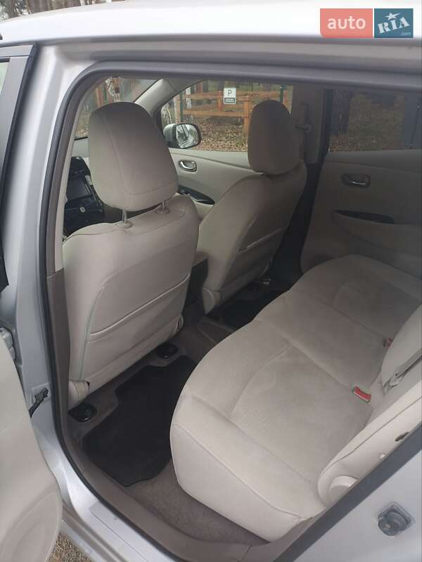 Хетчбек Nissan Leaf 2011 в Малині фото 5 Хетчбек Nissan Leaf 2011 в Малині