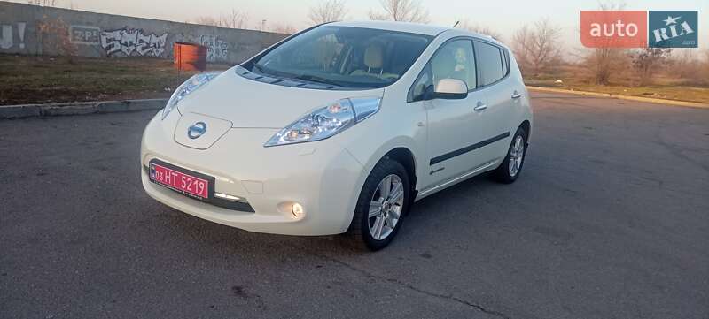 Хэтчбек Nissan Leaf 2012 в Запорожье