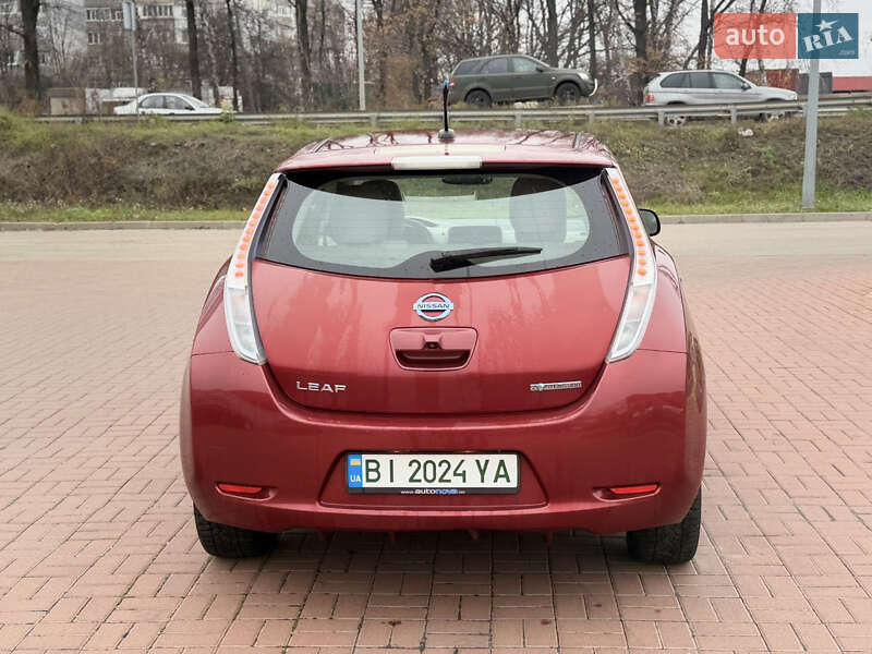 Хэтчбек Nissan Leaf 2011 в Полтаве