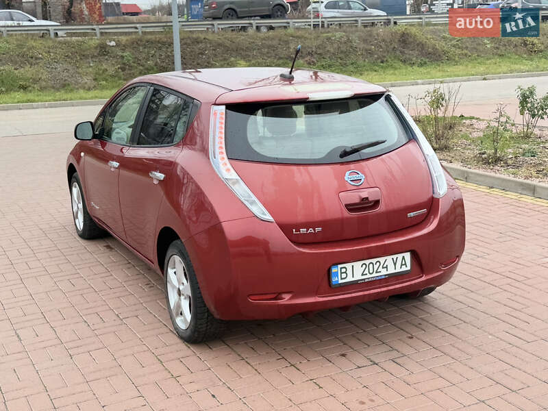 Хэтчбек Nissan Leaf 2011 в Полтаве