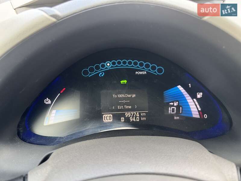 Хэтчбек Nissan Leaf 2012 в Березному