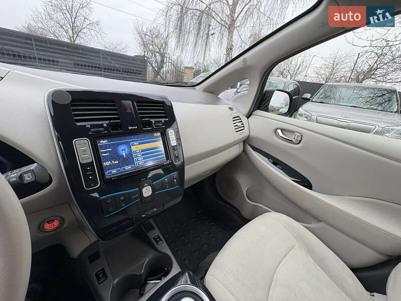 Хэтчбек Nissan Leaf 2012 в Луцке