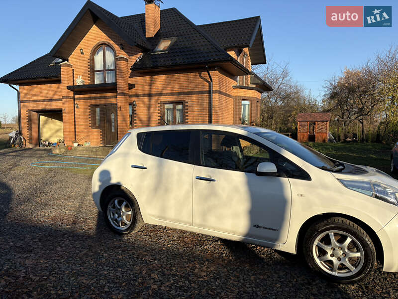 Хэтчбек Nissan Leaf 2014 в Луцке