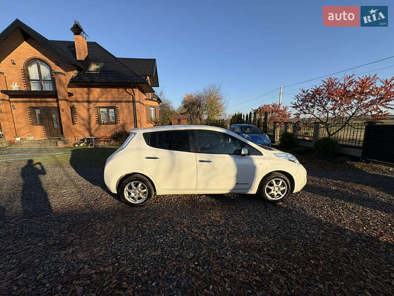 Хэтчбек Nissan Leaf 2014 в Луцке