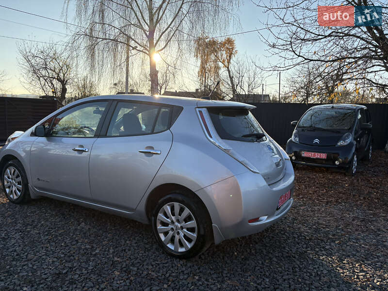 Хэтчбек Nissan Leaf 2015 в Луцке