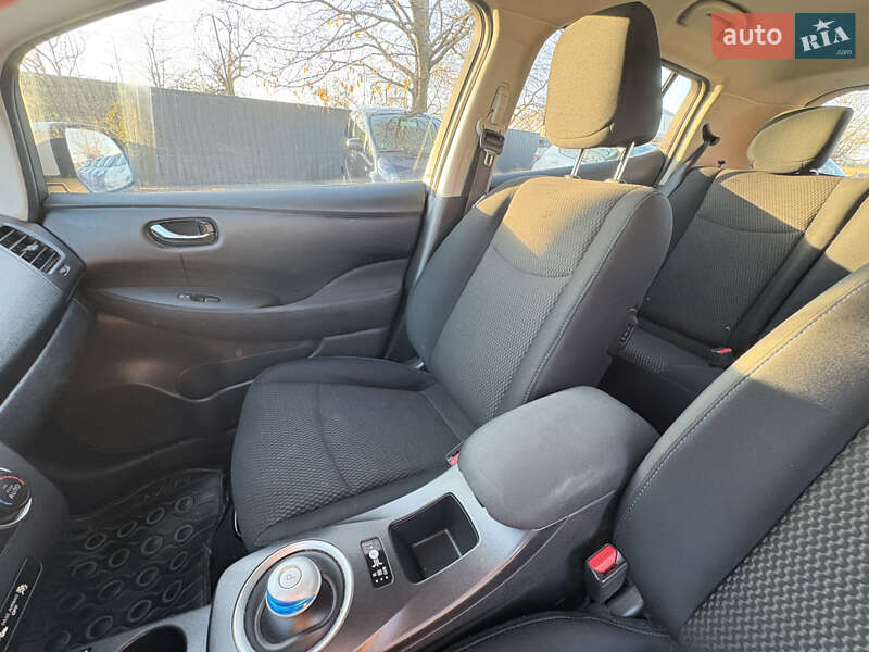 Хэтчбек Nissan Leaf 2015 в Луцке
