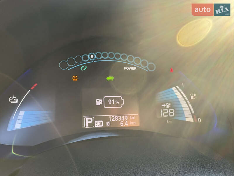 Хэтчбек Nissan Leaf 2015 в Луцке