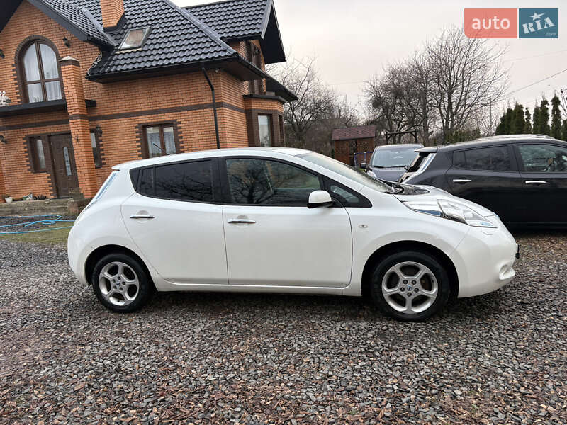 Хэтчбек Nissan Leaf 2013 в Луцке