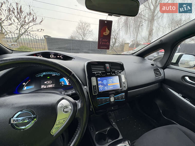 Хэтчбек Nissan Leaf 2013 в Луцке