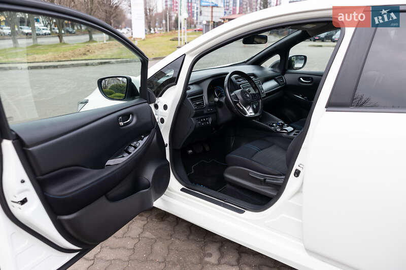 Хэтчбек Nissan Leaf 2018 в Луцке