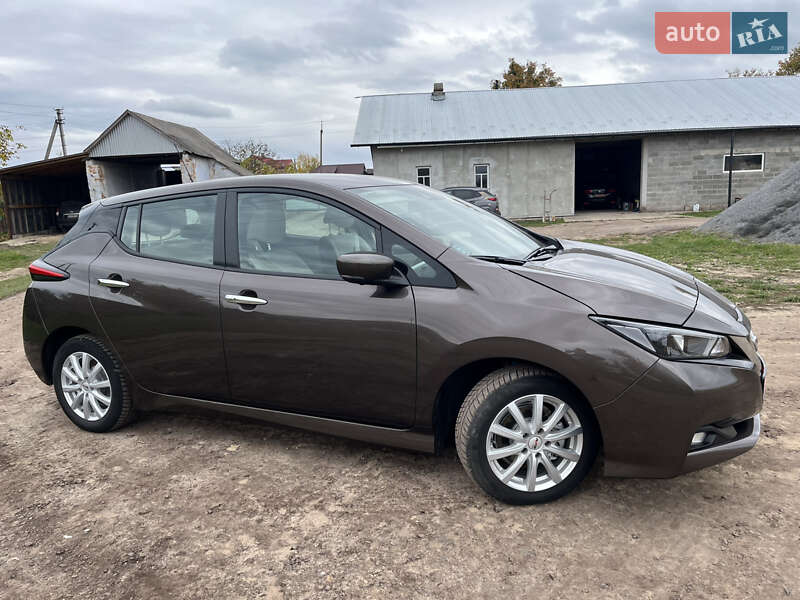 Хэтчбек Nissan Leaf 2021 в Бродах