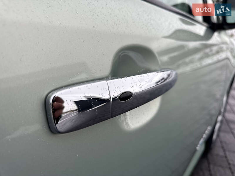 Хэтчбек Nissan Leaf 2018 в Львове