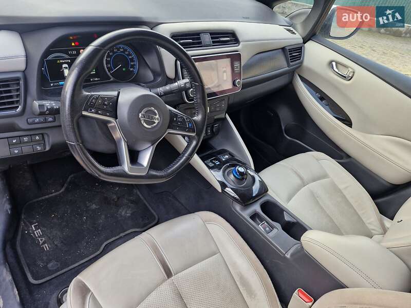 Хэтчбек Nissan Leaf 2019 в Хмельницком