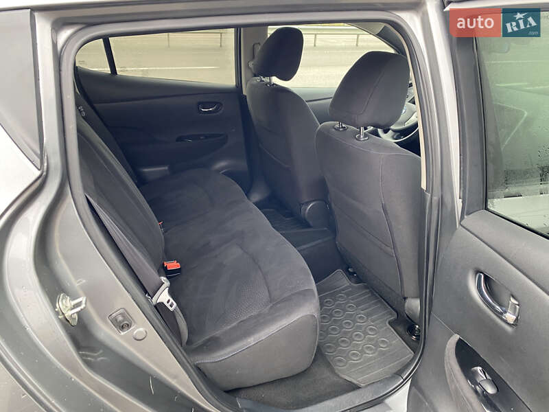 Хэтчбек Nissan Leaf 2014 в Радивилове